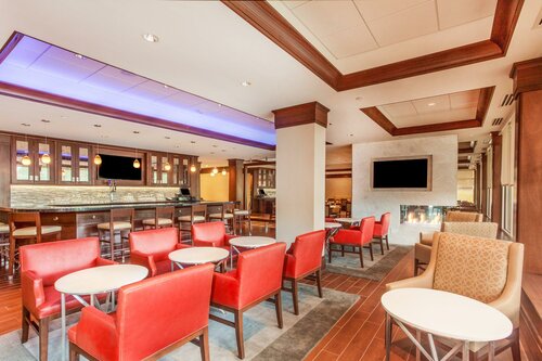 Holiday Inn Charlottesville-Monticello by IHG, Забронировать Отель Шарлотсвилл Shenandoah National Park