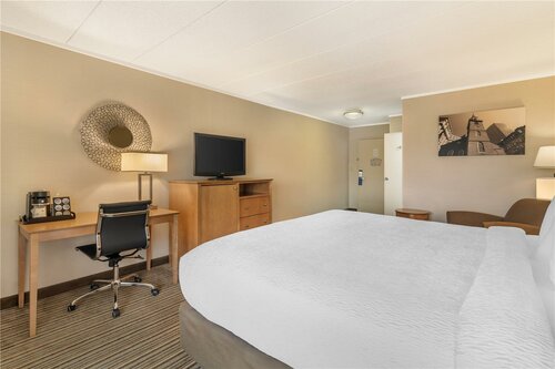 Best Western Plus Waltham Boston, Забронировать Отель Отели Уолтем с парковкой, Парковка