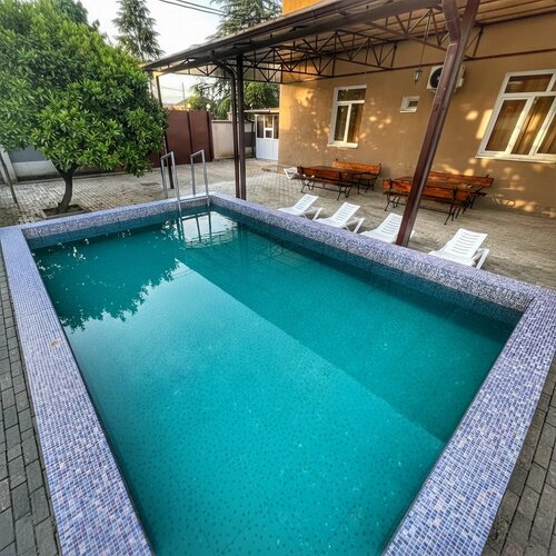Shindand Guest house, Foglalás Panzió Szállodák Ochamchira medencével, Uszoda