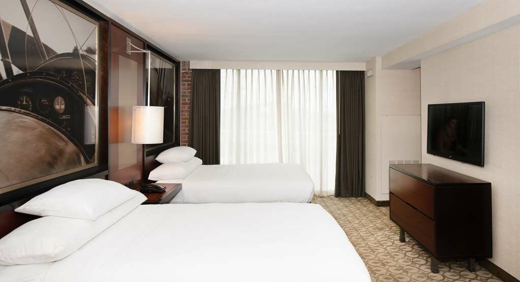 DoubleTree by Hilton Hotel & Suites Charleston Airport