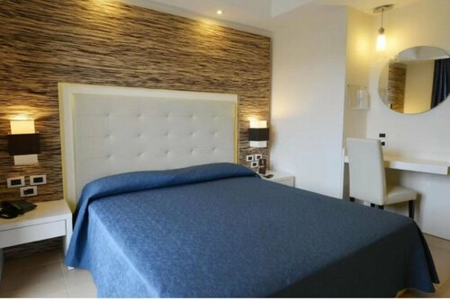 Prince Franklyn Hotel, Забронировать Отель Отели и гостиницы Санта-Мария-ди-Кастеллабате, Отель