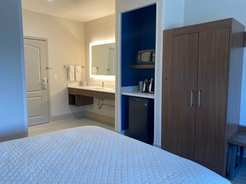 Holiday Inn Express & Suites Mountain View Silicon Valley by IHG, Забронировать Отель Маунтин-Вью Silicon Valley