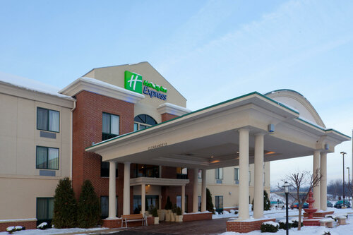 Holiday Inn Express Newton Falls by IHG, Book Hotel Hoteller i Ohio med parkering, Parkering