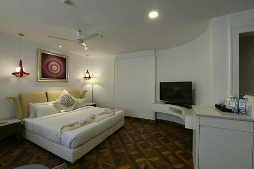 Pal Heights Mantra, Book Hotel Hotels in Orissa with a Pool, Swimming Pool