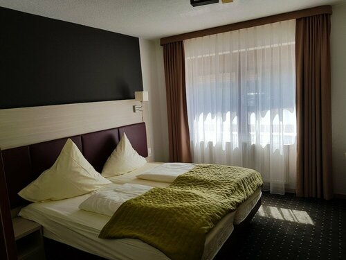 Landhotel Rhönblick, Rezervați Hotel Hoteluri 3* în Petersberg, 3*