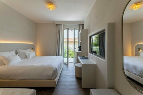 Hi Hotels Sirmione - Lakeview Pool, Забронировать Отель Сирмионе озеро Гарда