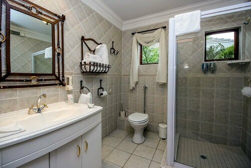 The Woodpecker Inn, Prenota Hotel Garsfontein 