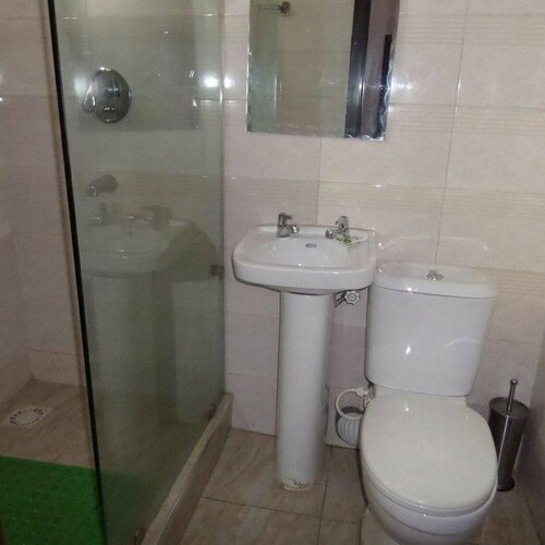 Foramot Suite, Забронировать Отель Отели Лагоса с парковкой, рядом с Kalakuta Museum, Парковка
