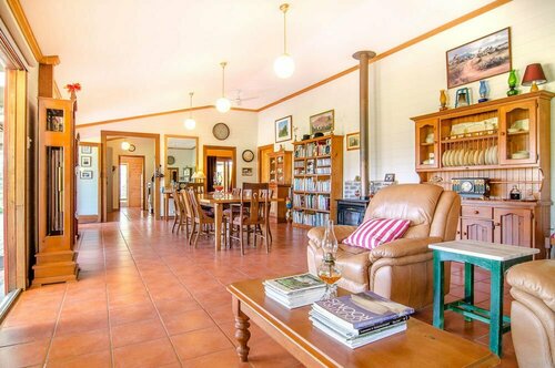 Tala Retreat, Boek Hotel Springbrook 
