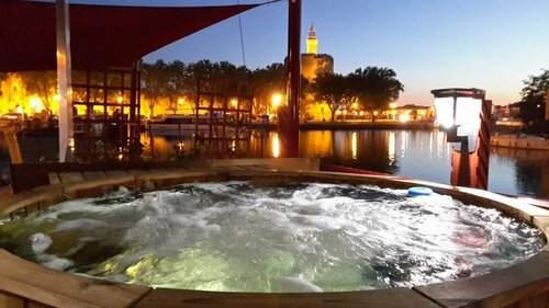 Péniche Tic et Tac, Book Hotel Aigues-Mortes Camargue