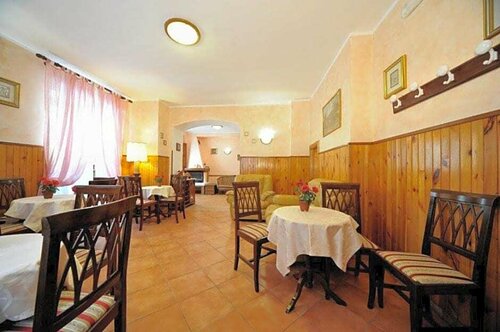 Albergo Pensione Paola, Забронировать Отель Отели Abruzzo Ski с завтраком, Завтраки