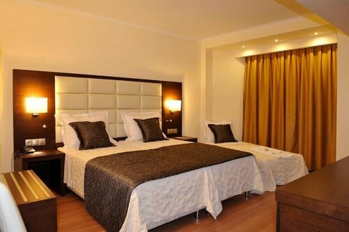 Europa Hotel, Забронировать Отель СПА-отели Кастории, рядом с Этнографический музей Кастории, SPA-услуги