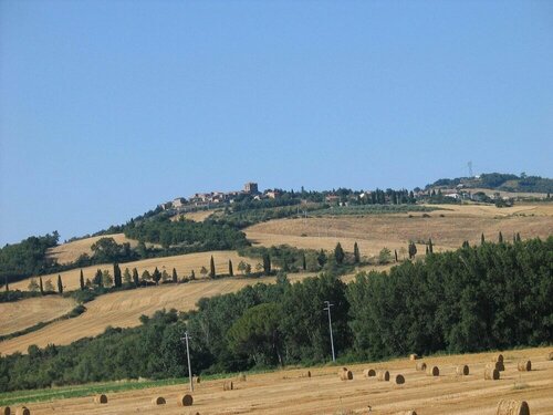 Podere La Montalla, Забронировать Фермерский дом Отели Радикофани с парковкой, Парковка