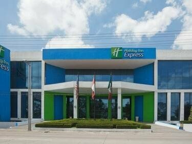 Holiday Inn Express Toluca, Rezerwuj Hotel Hotele w State of Mexico z parkingiem, Parking