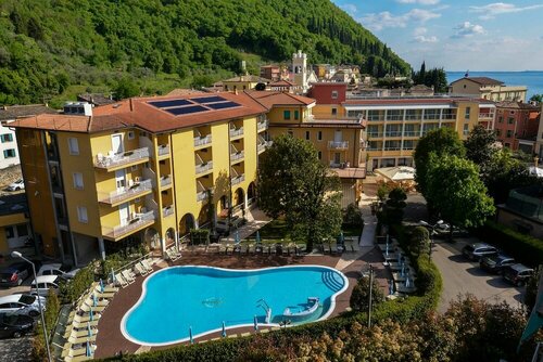Hotel Bisesti ***S, Забронировать Отель Отели Garda Veneto с завтраком, Завтраки