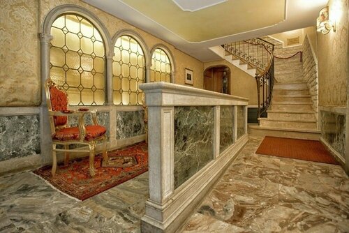 Hotel Noemi, Забронировать Отель Сан-Марко Венеция, рядом с Вокзал Accademia