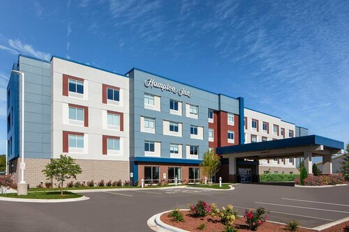 Hampton Inn by Hilton Green Bay Stadium, Забронировать Отель Грин-Бей Висконсин