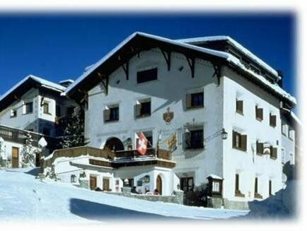 Schlosshotel Restaurant Chastè, Réserver Hôtel Tarasp Scuol