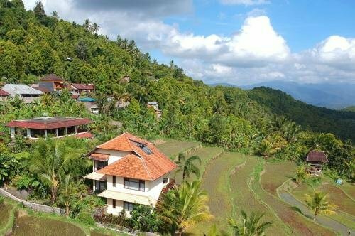 Lesong Hotel and Restaurant, Book Hotel Hotels in Munduk with Parking, Parking