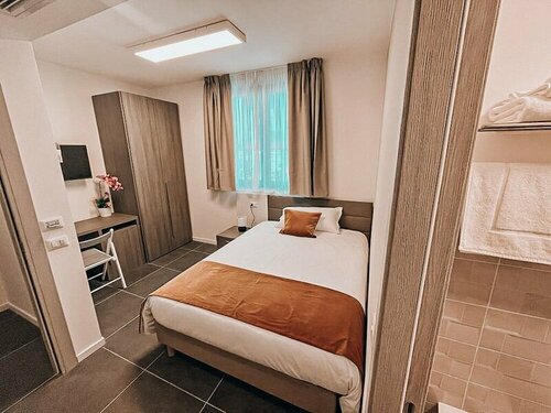 Blu Hotel 4 4 S.R.L., Prenota Hotel Buccinasco Lombardia