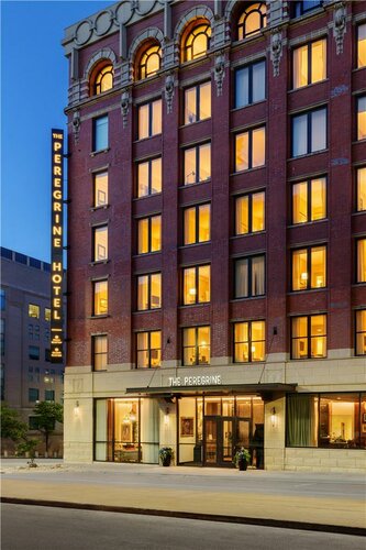 The Peregrine Omaha Downtown Curio Collection By Hilton, Забронировать Отель Омаха штат Небраска