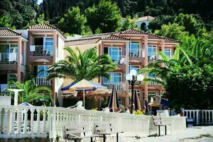Admiral de Luxe Hotel