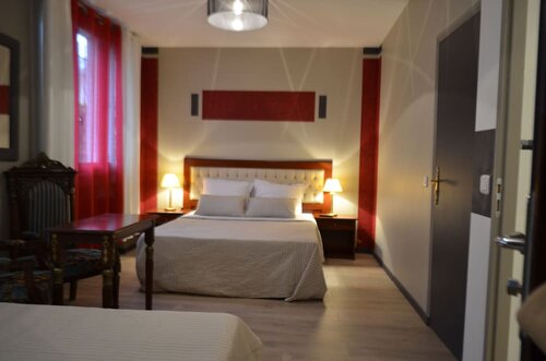 La Nouvelle Passerelle, Book Hotel Hoteller i Rhône-Alps med parkering, Parkering