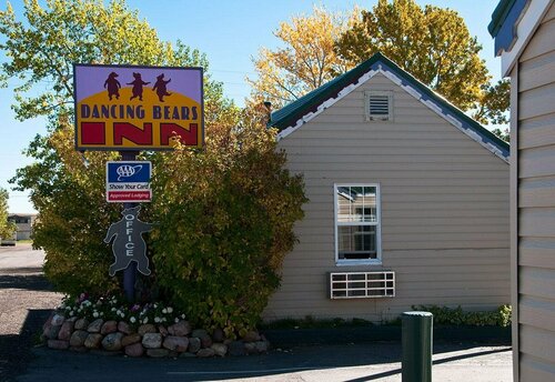 Dancing Bears Inn, Buchen Sie Hotel East Glacier Park Montana
