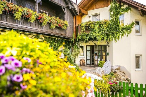 Gasthof Kranerwirt, Book Hotel Hoteller i Western Styria med parkering, Parkering