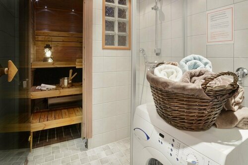 Amiraali, Book Hotel Hoteller i Northern Savonia med parkering, Parkering