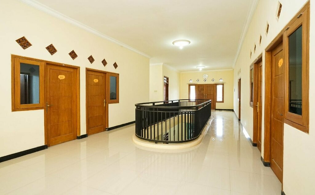Oyo 302 Karolin Homestay