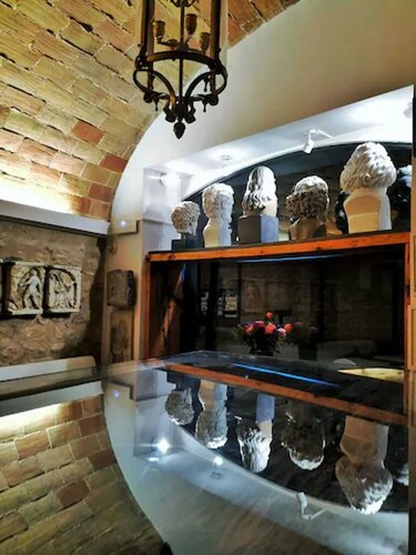 Hotel Museu Llegendes de Girona, Забронировать Отель Отели Жирона 4 звезды, рядом с Монастырь Сант-Пер-де-Галлигантс, 4*