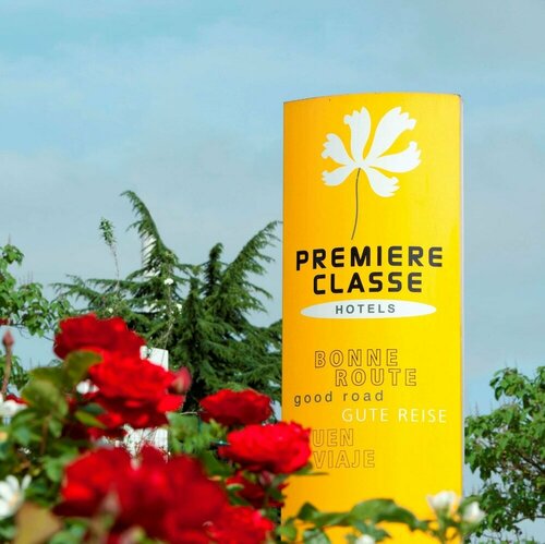 Premiere Classe Charleville Mezieres, Prenota Hotel Hotel a Ardenne con piscina, Piscina