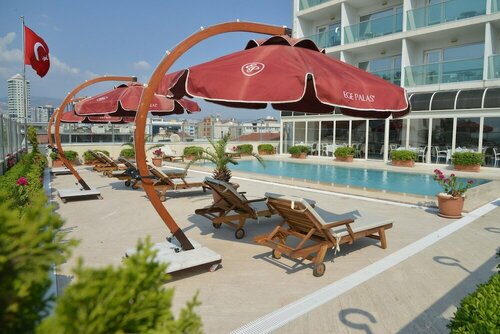 Ege Palas Business Hotel, Забронировать Отель Отели Измира с бассейном, рядом с Ataturk Museum, Бассейн
