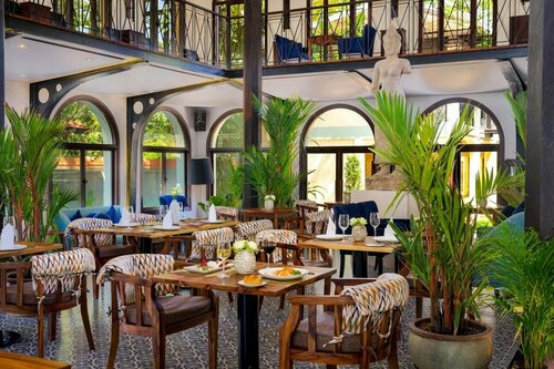 Отель Heritage Suites, Забронировать Отель Отели Сиемреап 5 звезд, рядом с Angkor Shopping Centre, 5*
