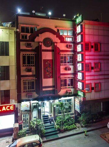 Hotel Sunstar Grand, Забронировать Отель Отели Нью-Дели с бассейном, Бассейн
