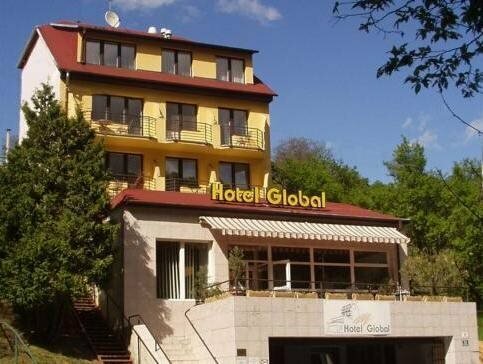 Hotel Global, Забронировать Отель Отели Брно с парковкой, Парковка