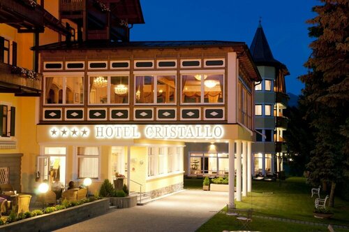 Hotel Cristallo, Забронировать Отель Отели Доббиако 4 звезды, рядом с Бугельный подъёмник Риенц (нижняя станция), 4*
