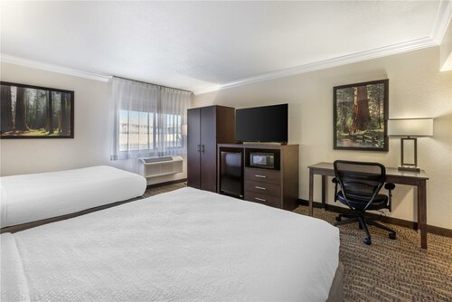 Best Western Town & Country Lodge, Rezervasyon Otel Tulare Kaliforniya