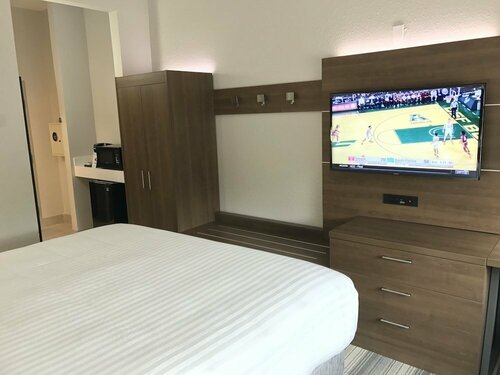 Holiday Inn Express - Naples South - I-75 by IHG, Забронировать Отель Ист-Нейплс Нейплс