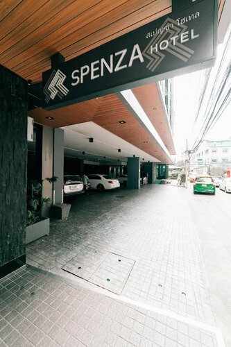 Spenza Hotel, Забронировать Отель Отели Бангкока с парковкой, рядом с British Council Thailand, Парковка