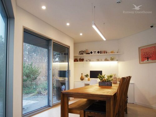 Runway Guesthouse - Hostel, Reserva ahora Albergue Unseo 
