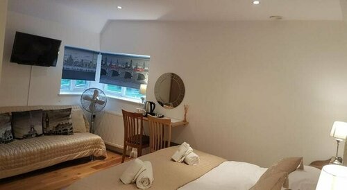 Hazel Residence, Rezervați Hotel Hoteluri de 3 stele în Merseyside, 3*