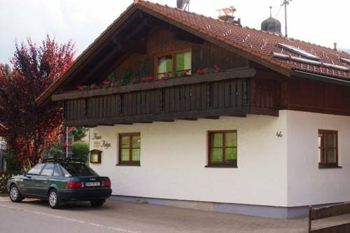 Haus Helga, Забронировать Отель Отели Тироля с парковкой, Парковка