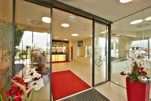 MT Hotel, Đặt Khách sạn Zeltweg Aichfeld