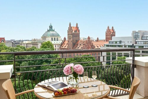 Rocco Forte The Charles Hotel, Забронировать Отель Отели Мюнхена 5 звезд, рядом с Старая Пинакотека, 5*