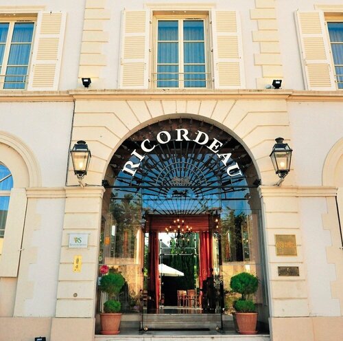 Hôtel-Restaurant Ricordeau, Забронировать Отель Отели Земель Луары с парковкой, Парковка