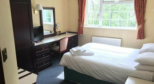 Cedar Tree Hotel, Rezervați Hotel Hoteluri de 3 stele în Merseyside, 3*