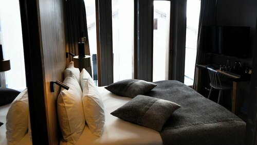 Hôtel Mont-Blanc, Book Hotel Hoteller i Rhône-Alps med parkering, Parkering