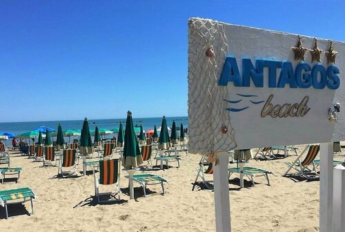 Hotel Antagos, Забронировать Отель Монтесильвано Побережье Абруццо